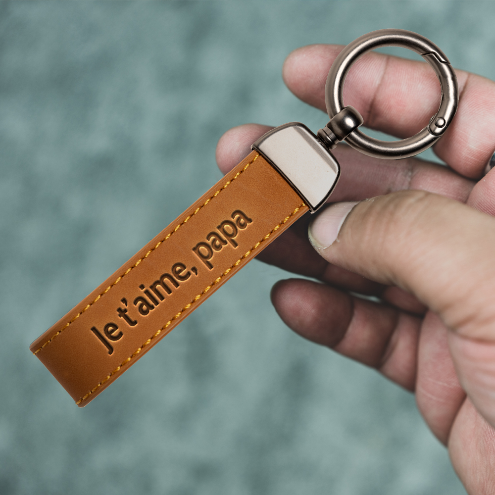 AccessibilityText-LeatherKeyChain-image1